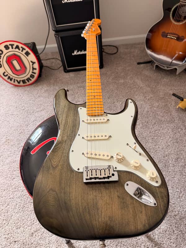 Fender Stratocaster Deluxe 2006-2008 - Vintage Faded Black Nitrocellulose image 1