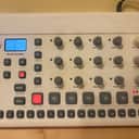 Elektron Model:Samples 6-Track Sample-Based Groovebox drum machine synthesizer