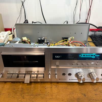 Pioneer CT-F650 4-Track Stereo Cassette Tape Deck 1979 - 1981 - Silver image 2