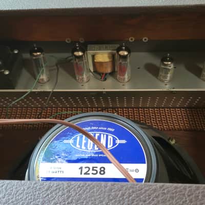 Near Mint Gibson GA-8T Discoverer Tremelo Amp-READ image 8