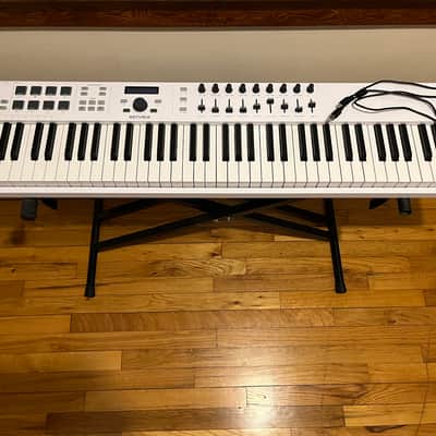 Arturia KeyLab Essential 88 MIDI Controller 2020 - Present - White image 1