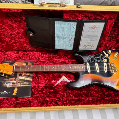 STEVIE RAY VAUGHAN SIGNATURE CUSTOM SHOP STRATOCASTER® RELIC® WITH CLOSET CLASSIC HARDWARE image 5