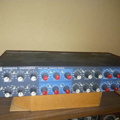 Jim Williams upgrade Audioarts engineering equalizer  4200 - Black and blue face image 2