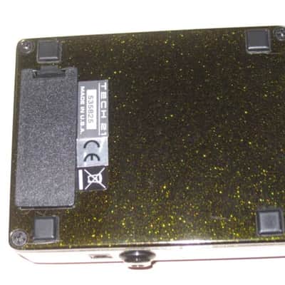 very lightly used (mostly very clean, a few imperfections) Tech 21 Boost Overdrive (metallic dark green casing) + battery & strings (NO tin, NO paperwork, NO sticker) image 18
