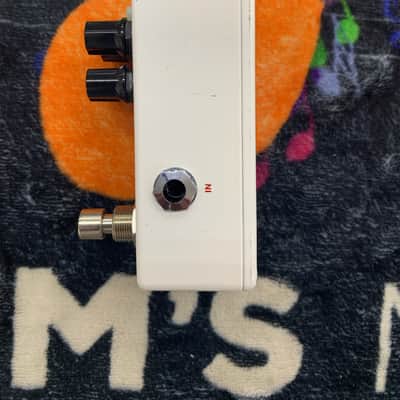 MXR M282 Dyna Comp Mini Bass Compressor 2019 - Present - White image 4