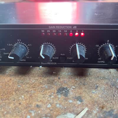 dbx 166XL Stereo Compressor / Limiter / Gate 2000s - Black image 4