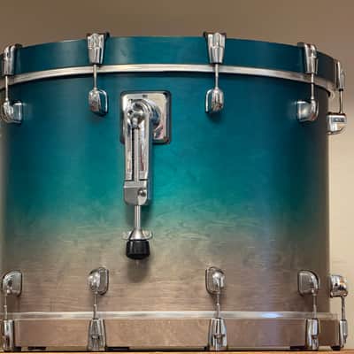 Tama 22" Starclassic Walnut Birch Satin Sapphire Fade 16x22 Bass Drum image 6
