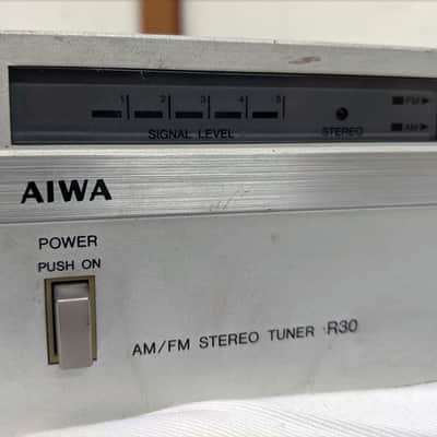 Vintage AIWA R30 AM/FM Stereo Tuner - 1980 Silver Face image 4