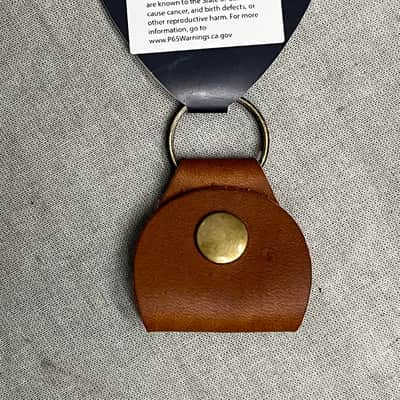 Gibson AKYC-BRN Premium Leather Pickholder Keychain Brown image 2