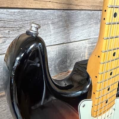 Fender American Deluxe Stratocaster with Maple Fretboard 2011 - 2015 - 3-Color Sunburst image 9