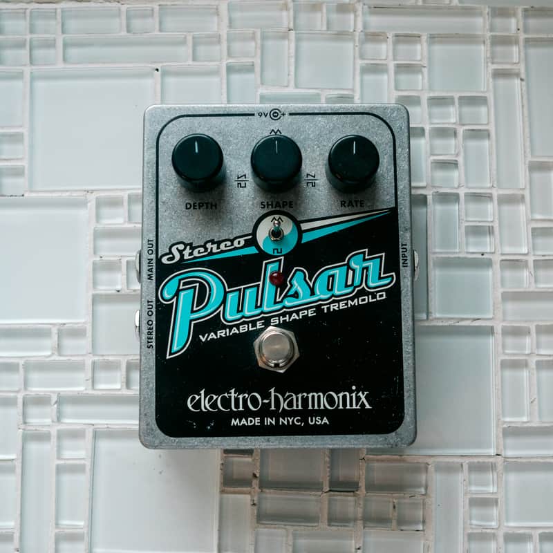 Electro-Harmonix Stereo Pulsar Analog Tremolo image 1