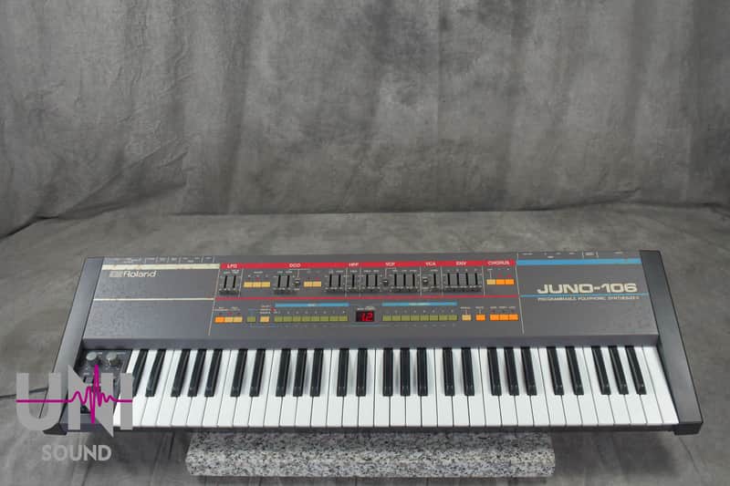 Roland JUNO-106 Programmable Polyphonic Synthesizer in Good condition image 1