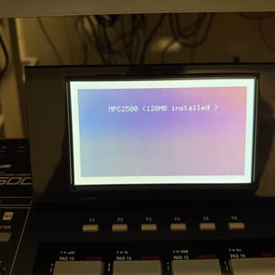 Akai MPC2500 with XL LCD Screen and paid JJOS image 4