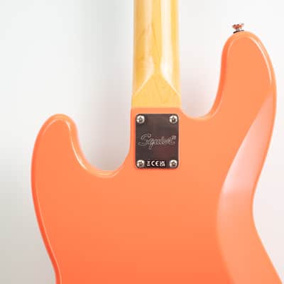 Squier Classic Vibe 60s Jazz Bass Tahitian Coral image 6