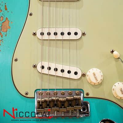 Fender Custom Shop Limited Edition '62 Strat - Heavy Relic - Faded Aged Sea Foam Green Over 3-Color Sunburst image 5