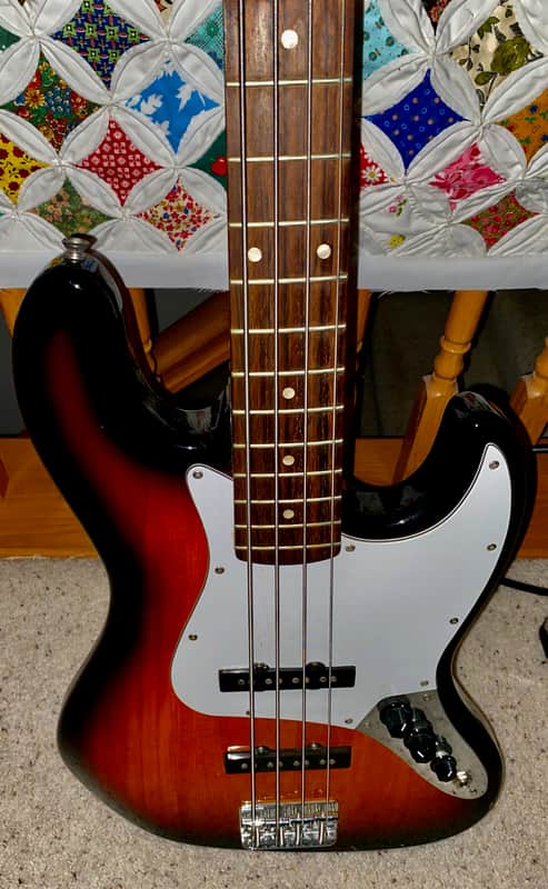2015 Fender Squier Affinity Jazz Bass image 1