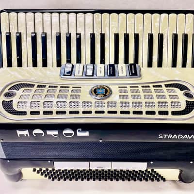 STRADAVOX 3-REED ACCORDION #CSKK726 image 1