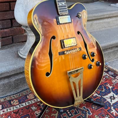 Vintage 1969 Gibson Super 400CES Carved Archtop~Jazz Box Hollow Body Electric Guitar~Sunburst~Dual Patent Sticker Humbucking Pickups w/OHSC~A Superb Instrument in Excellent Condition! ~NEW REDUCED PRICE~ image 2