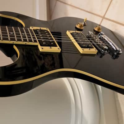 Silvertone SPN-5 Electric Guitar with Gig Bag image 8