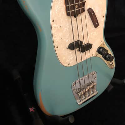 Fender JMJ Road Worn Mustang Bass + Hard Case, Pro Setup image 7