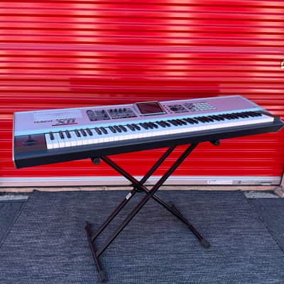 Roland Fantom X8 88-Key Workstation Keyboard – Fully Weighted, Very Clean Condition