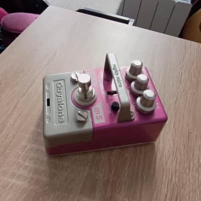 Guyatone MOm5 Micro Octaver 2010s - Pink image 5