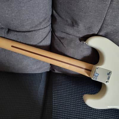 Fender Stratocaster white with maple neck 2021 - White image 3