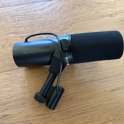 Shure SM7dB Cardioid Dynamic Microphone with Built-In Preamp | Reverb