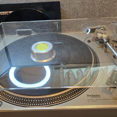 Technics SL-1300 Direct Drive Automatic Player System Turntable 1974 - 1978 - Silver image 12