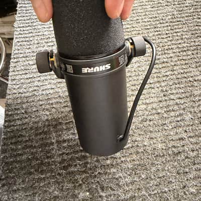 Shure SM7B Cardioid Dynamic Microphone 2001 - Present - Black image 2