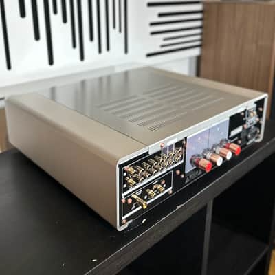 Marantz Model 30 60-Watt Stereo Solid-State Integrated Amplifier 1976 - 1978 - Silver image 13