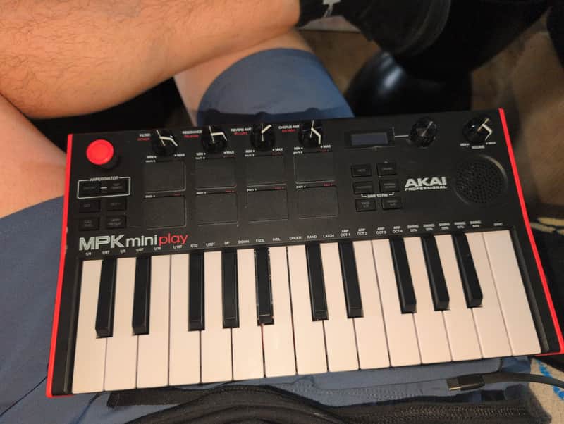 Akai Mpk mini play 2022 - Black and red image 1