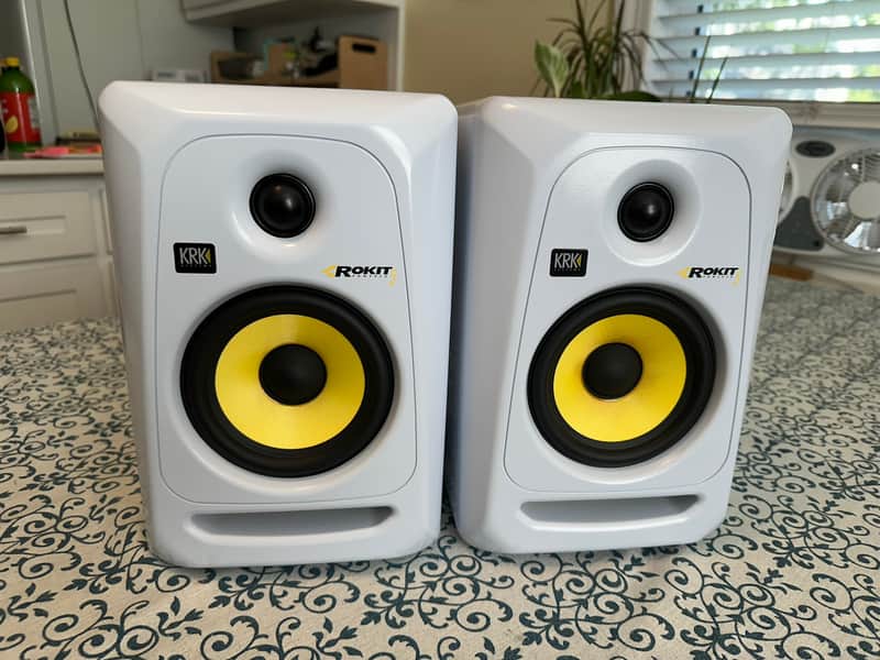 KRK RP-5 Rokit G3 2-Way 5" Active Studio Monitors - Pair - White image 1