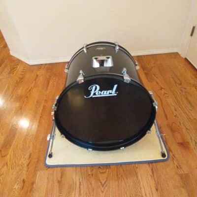 Pearl Roadshow extra deep 22 round x 18 inch bass drum gloss black excellent image 1