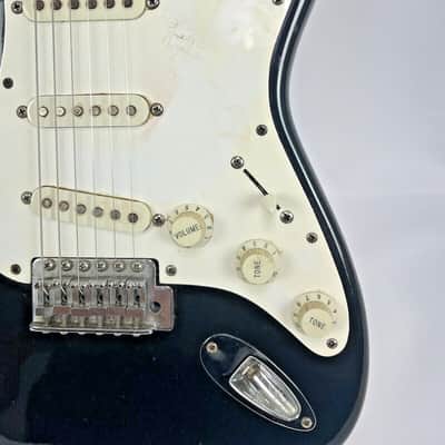 1994 Fender Squier Stratocaster Black good condition w/Gig bag image 3