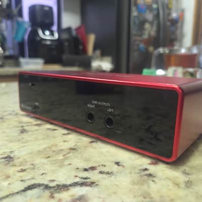 Focusrite Scarlett 2i2 USB 2.0 Audio Interface 2011 - 2016 - Red / Black image 2