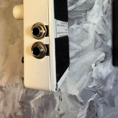 Electro-Harmonix Canyon 2017 - Present White image 2