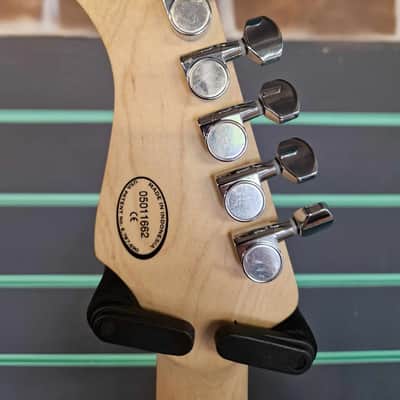 Line 6 Variax 300 Gloss Black 2005 Modelling Electric Guitar image 9
