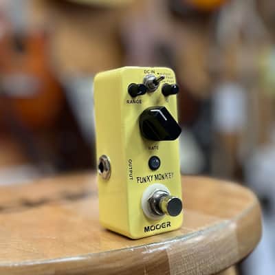 USED Mooer Funky Monkey Auto Wah pedal image 3