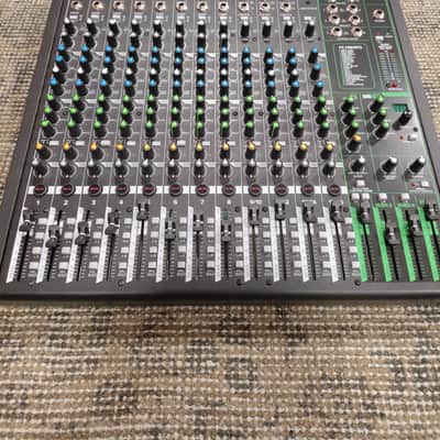 Mackie ProFX16v3 16-Channel Effects Mixer 2020 - Present - Dark Gray image 1