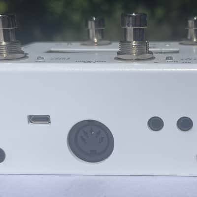 Matthews Effects The Futurist MIDI Controller 2022 - White (smallest midi controller) image 3