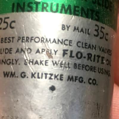 VINTAGE FLO-RITE VALVE OIL BOTTLE FOR TROMBONE , TRUMPET ,  4 COLLECTORS WHO LIKE THE UNHEARD OF ! image 2