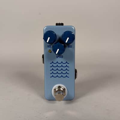 JHS Tidewater V2 Tremolo Effect Pedal w/Box image 2
