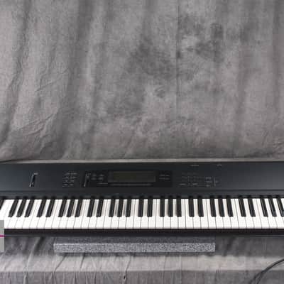 KORG 01/W pro Music Workstation Synthesizer in Good Condition