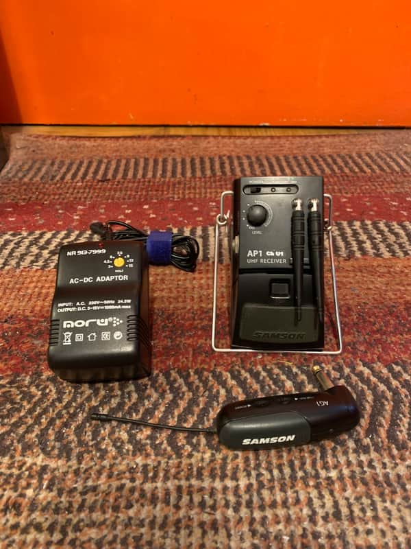 Samson Airline AP1 Wireless System "stompbox" + Receptor AG1 image 1