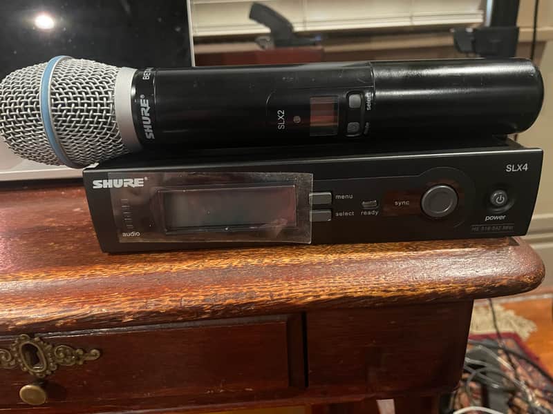Shure SLX4 Wireless Receiver and Beta 87A Wireless Microphone 2020 - Black Bild 1