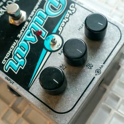 Electro-Harmonix Stereo Pulsar Analog Tremolo image 5