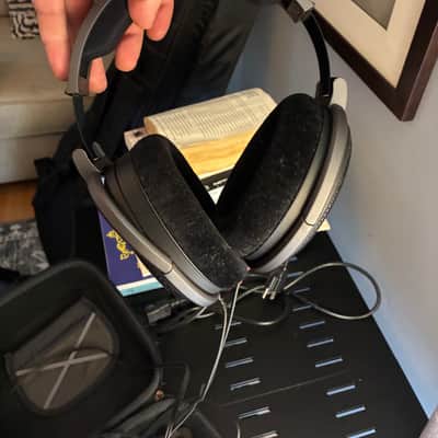 Sennheiser HD 600 Professional Headphones 2010s - Black image 3