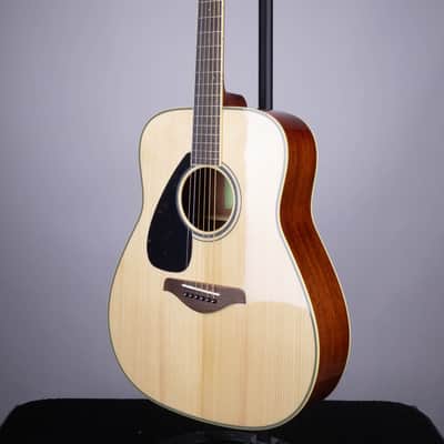 Yamaha FG820L Left-Handed Dreadnought Acoustic Guitar Natural image 5