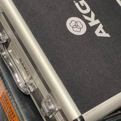 AKG C214 Large Diaphragm Cardioid Condenser Microphone image 2
